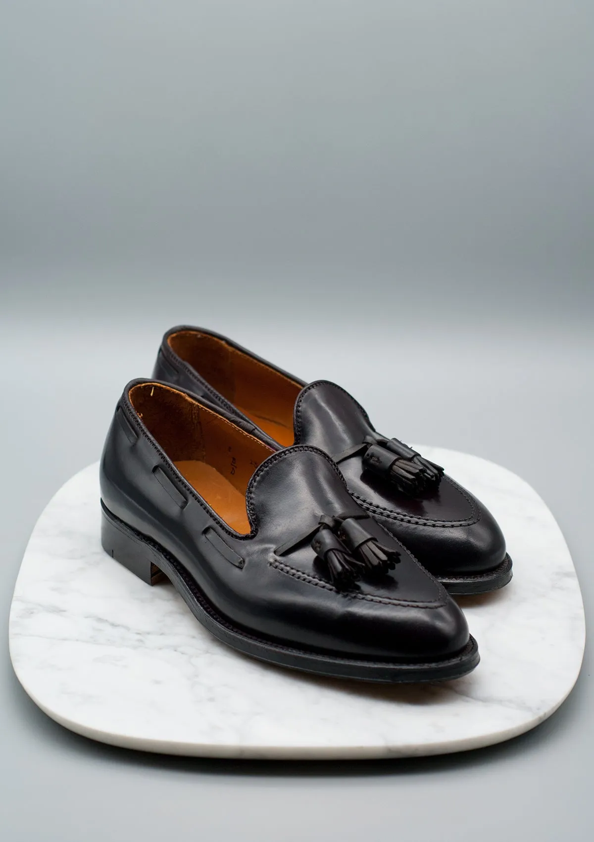 563 Color-8 Shell Cordovan Tassel Loafer