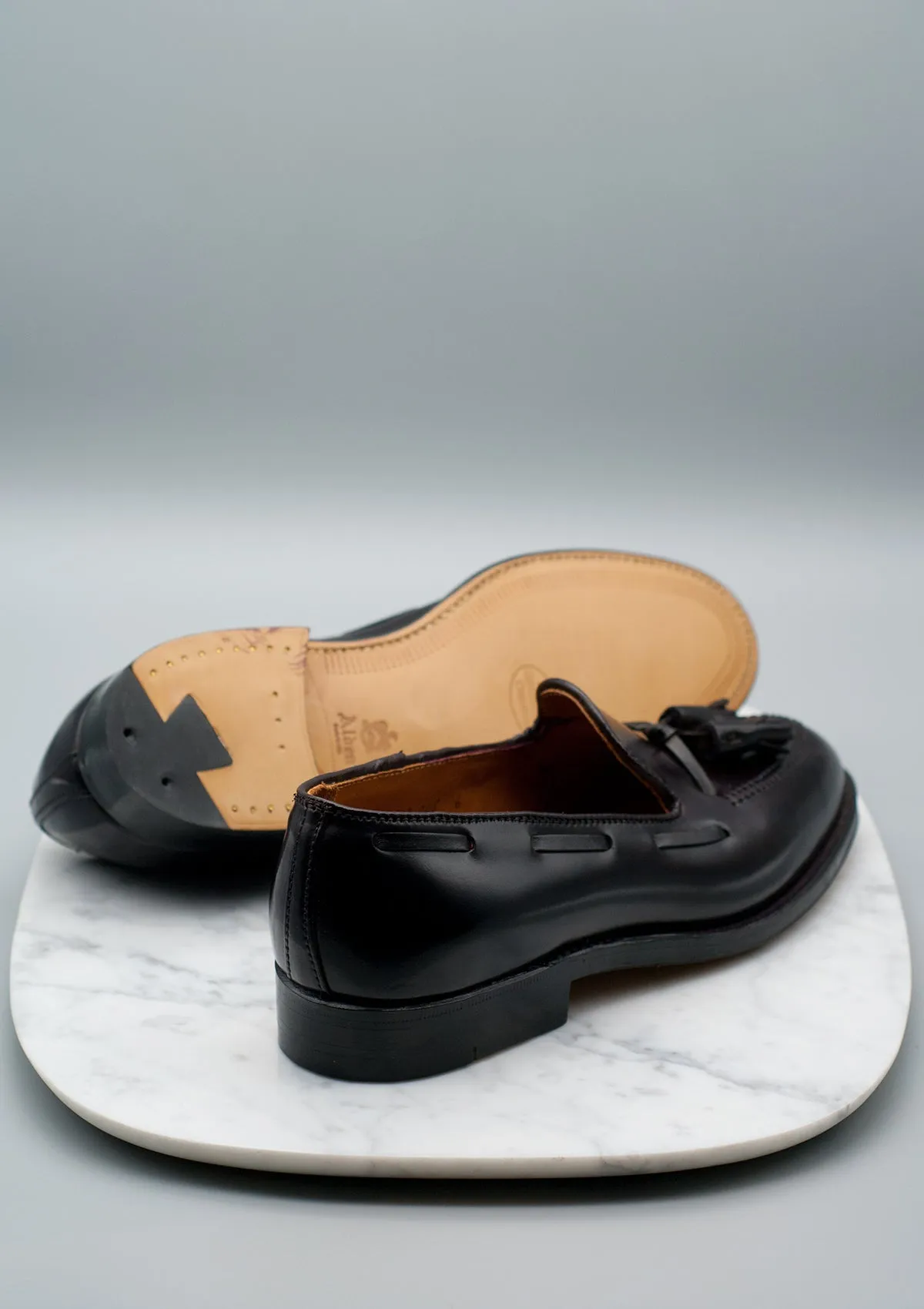 563 Color-8 Shell Cordovan Tassel Loafer