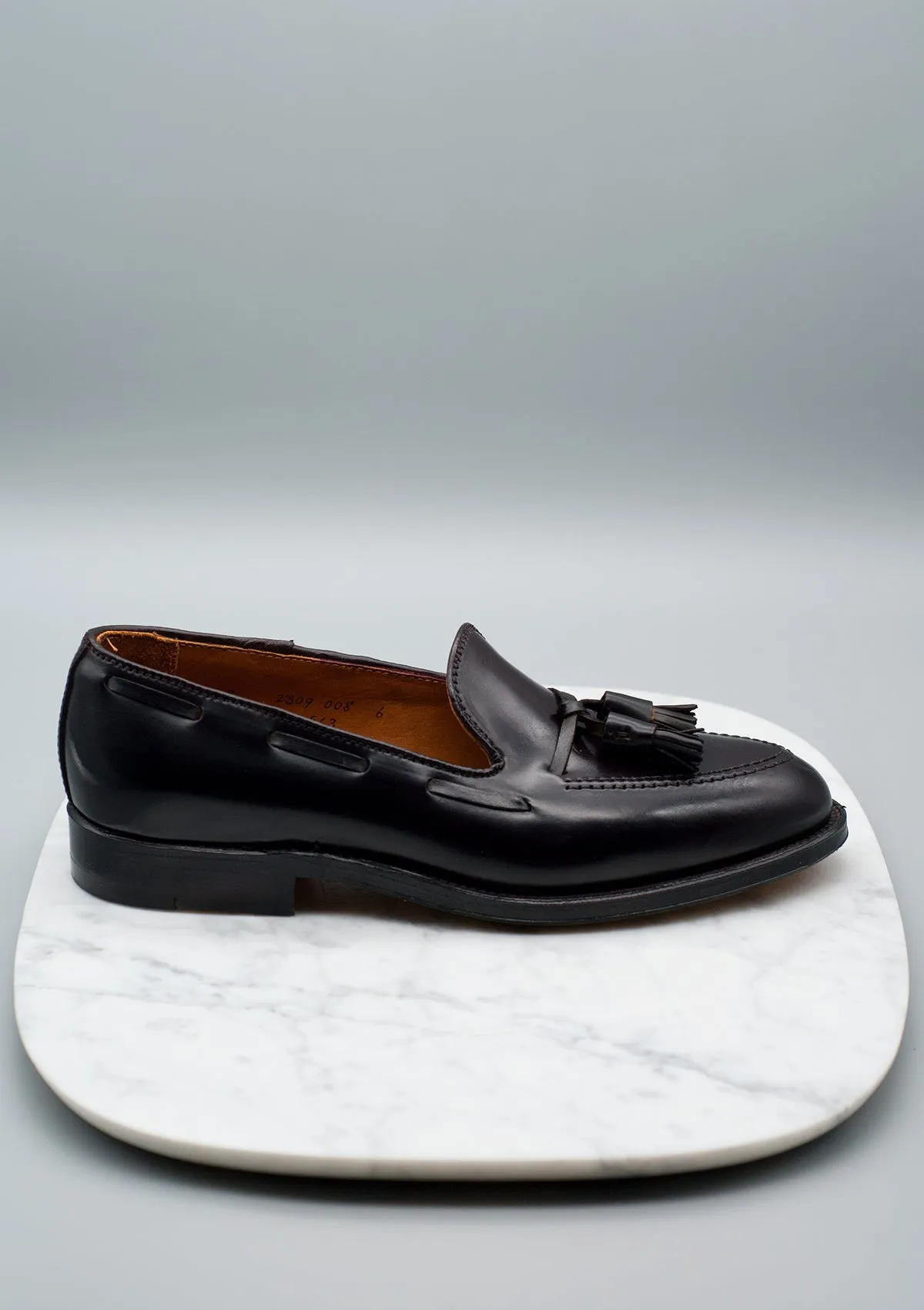 563 Color-8 Shell Cordovan Tassel Loafer