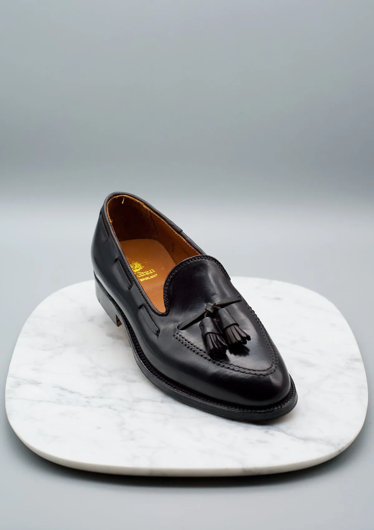 563 Color-8 Shell Cordovan Tassel Loafer