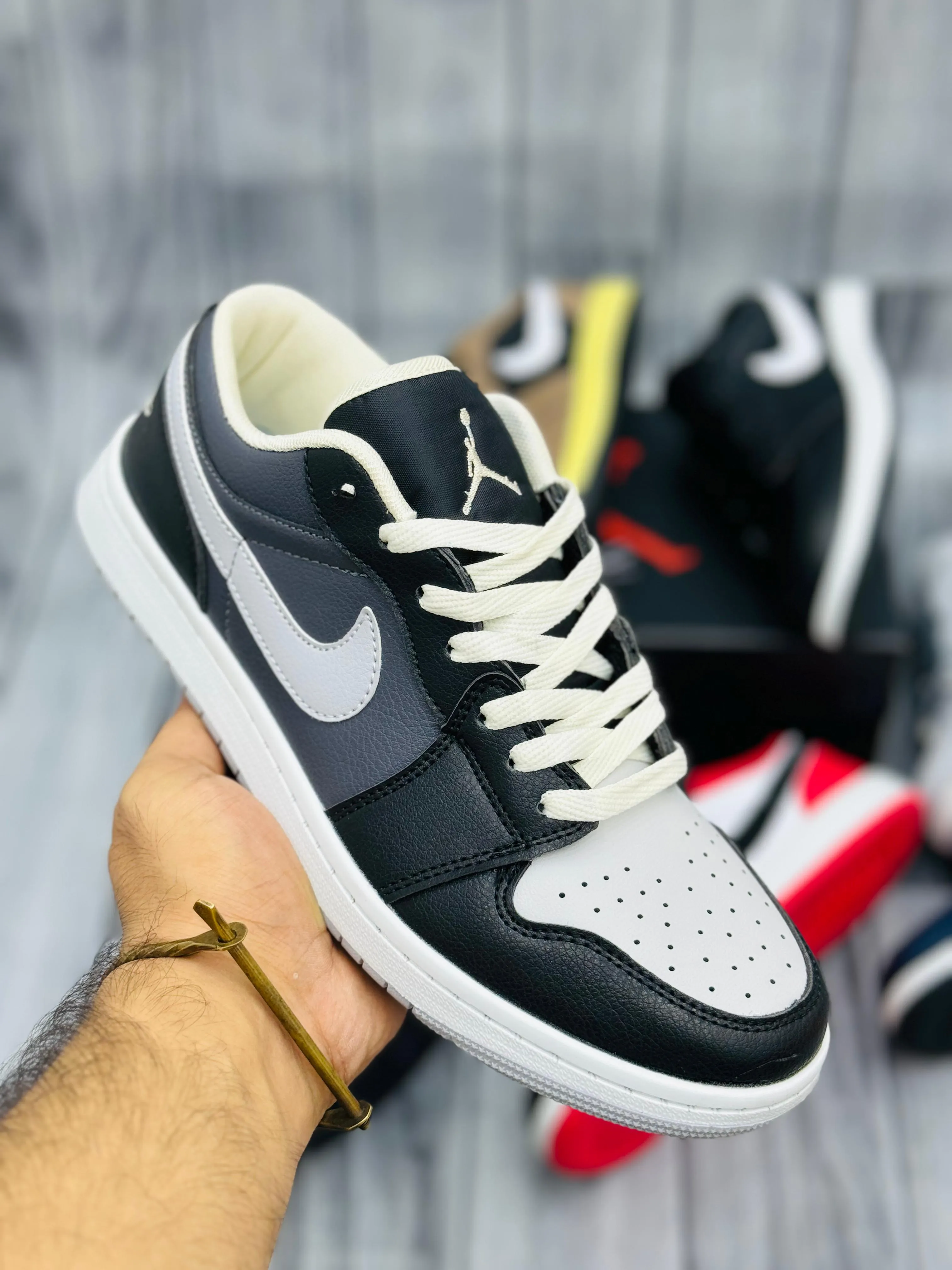 Air Jordan 1 Low Black & White