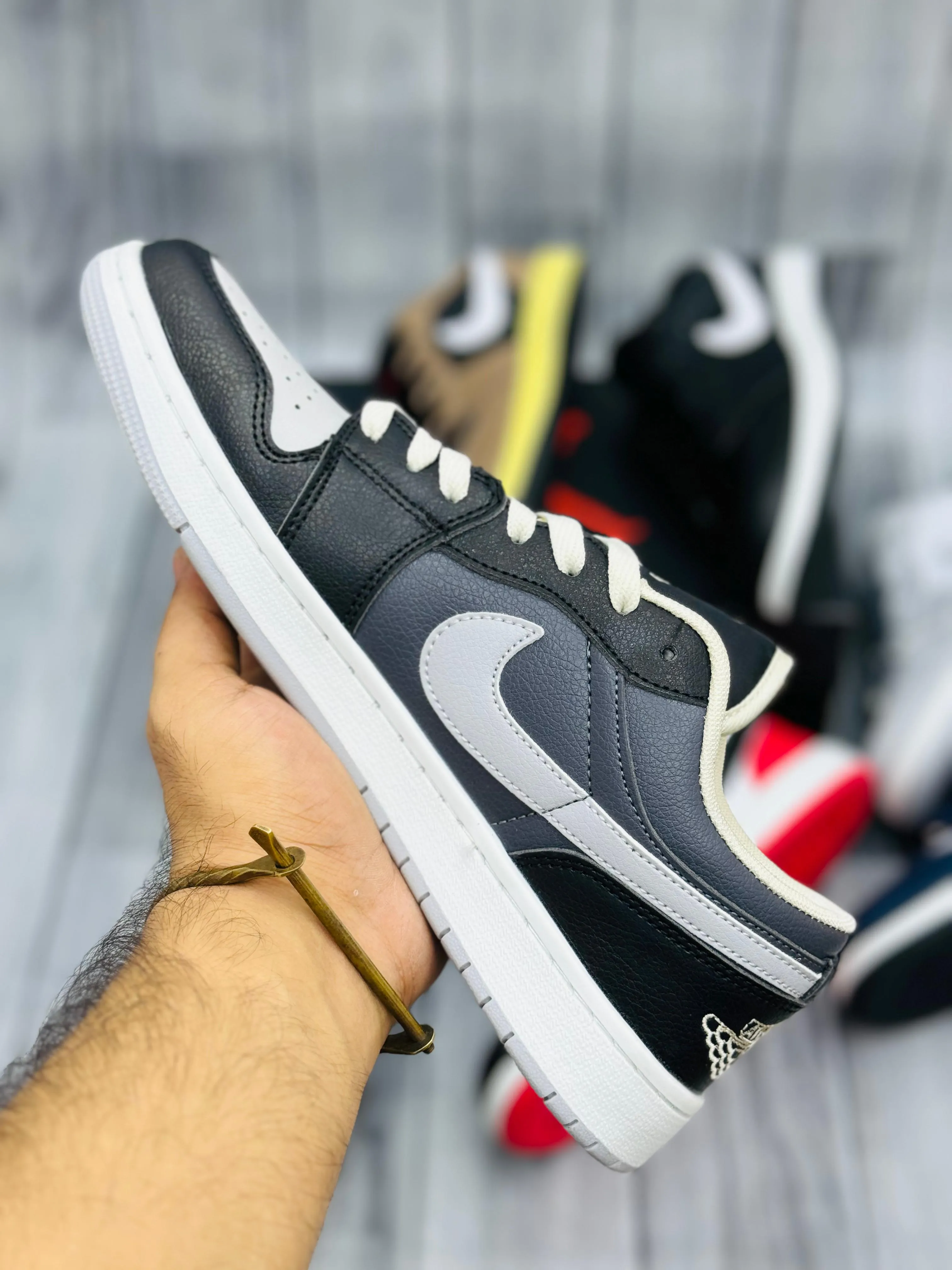 Air Jordan 1 Low Black & White