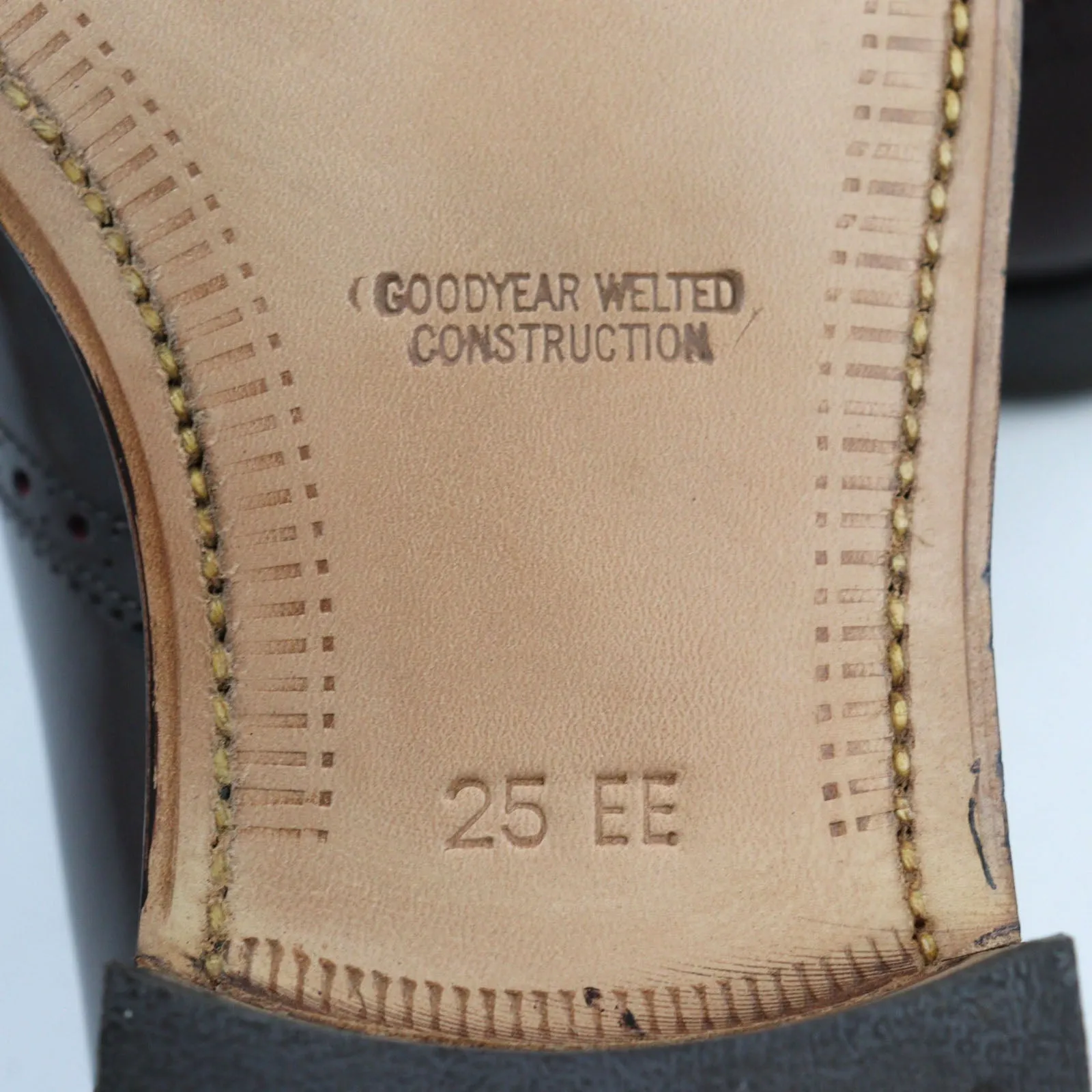 Burberry BU1022 Wingtip Tassel Loafers