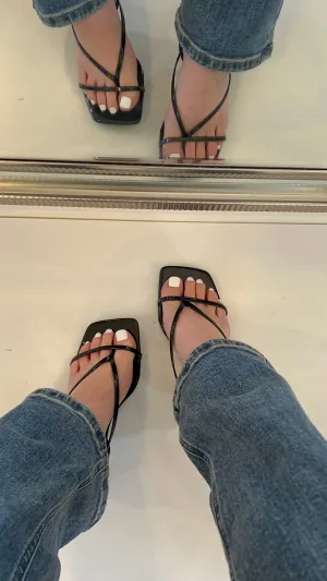 Leslie Kitten Heel - Black
