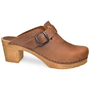 Malulo Women's Wood Mule in Chestnut