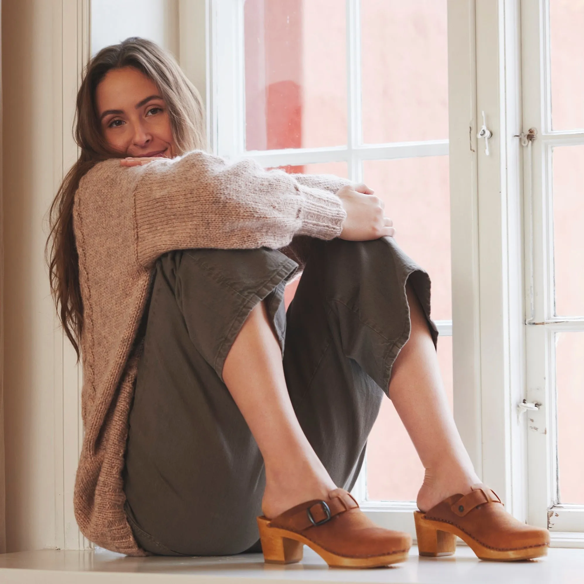 Malulo Women's Wood Mule in Chestnut