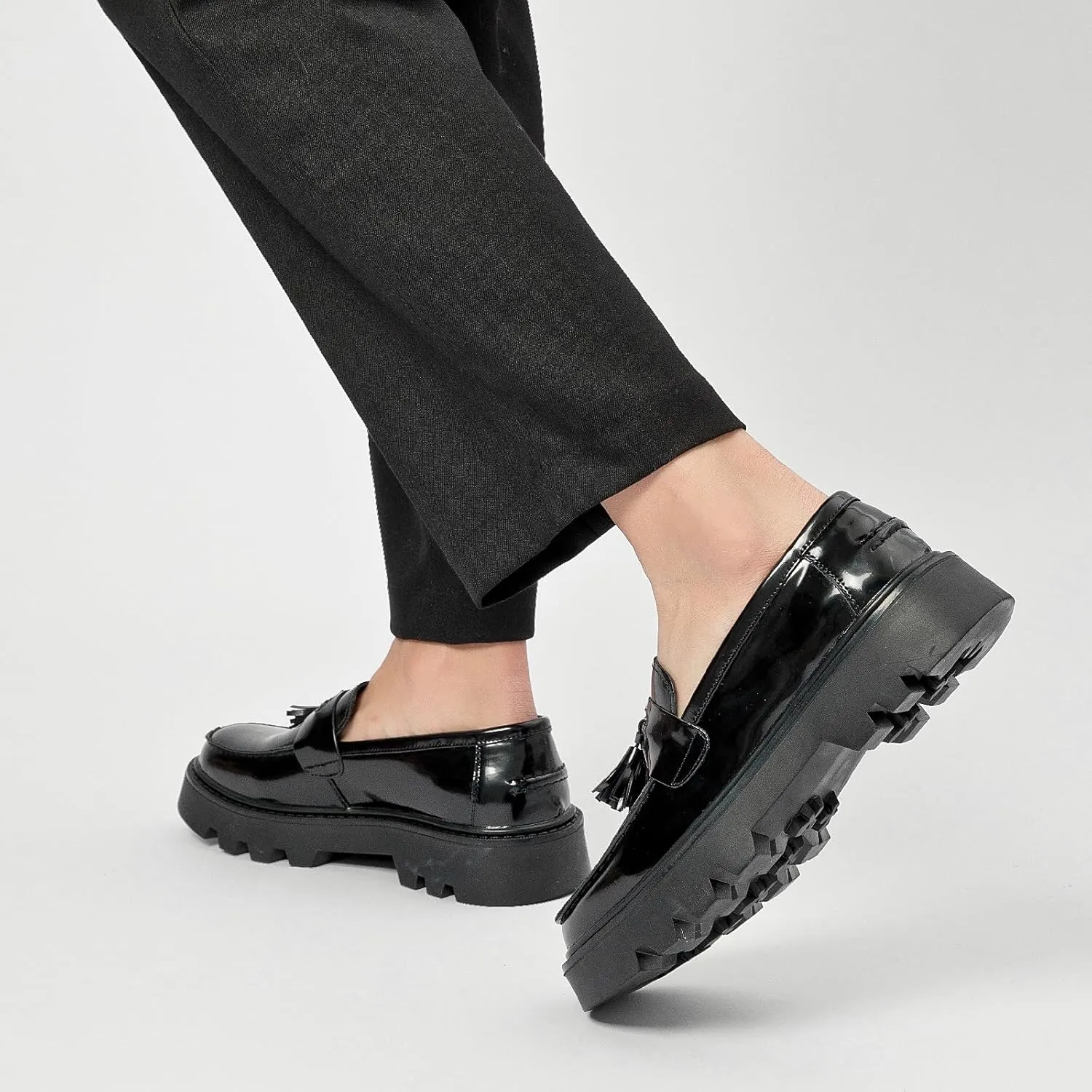 Men's Black Patent Leather Platform Loafers Slip-On Dress Shoes with Tassel, Non-Slip Lug Sole Round Toe Penny Formal Shoes for Business Work & Daily