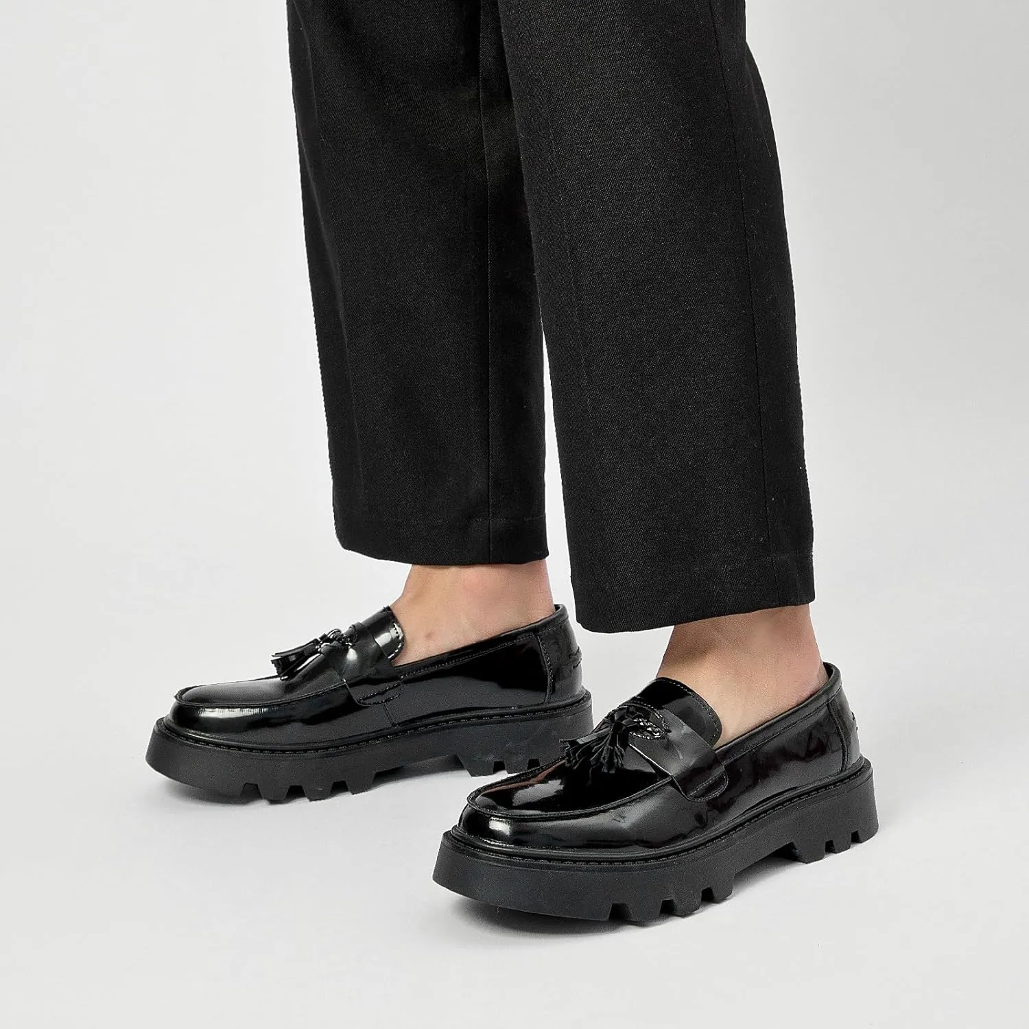 Men's Black Patent Leather Platform Loafers Slip-On Dress Shoes with Tassel, Non-Slip Lug Sole Round Toe Penny Formal Shoes for Business Work & Daily