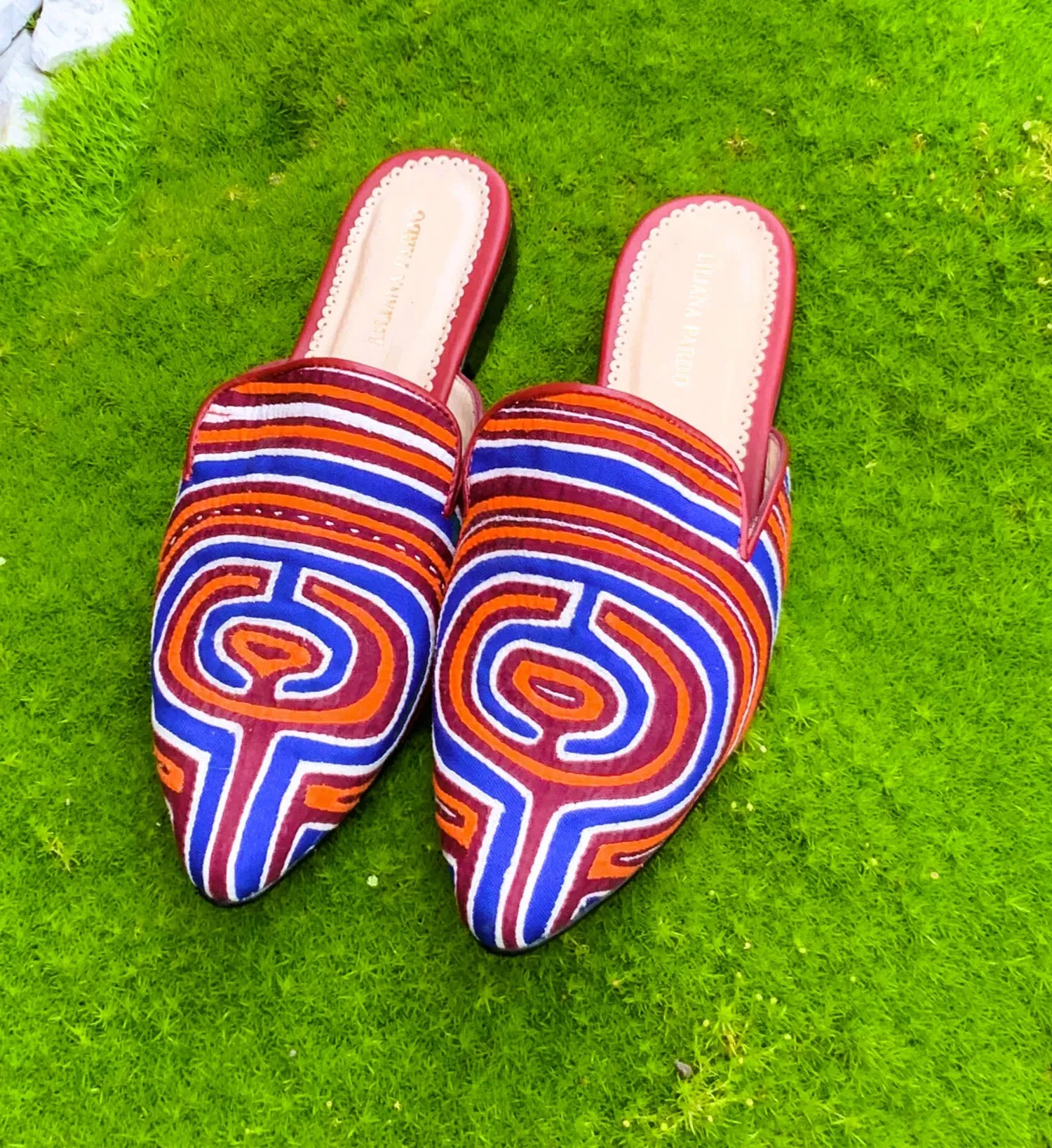 Mola Mules | Wine Multicolor