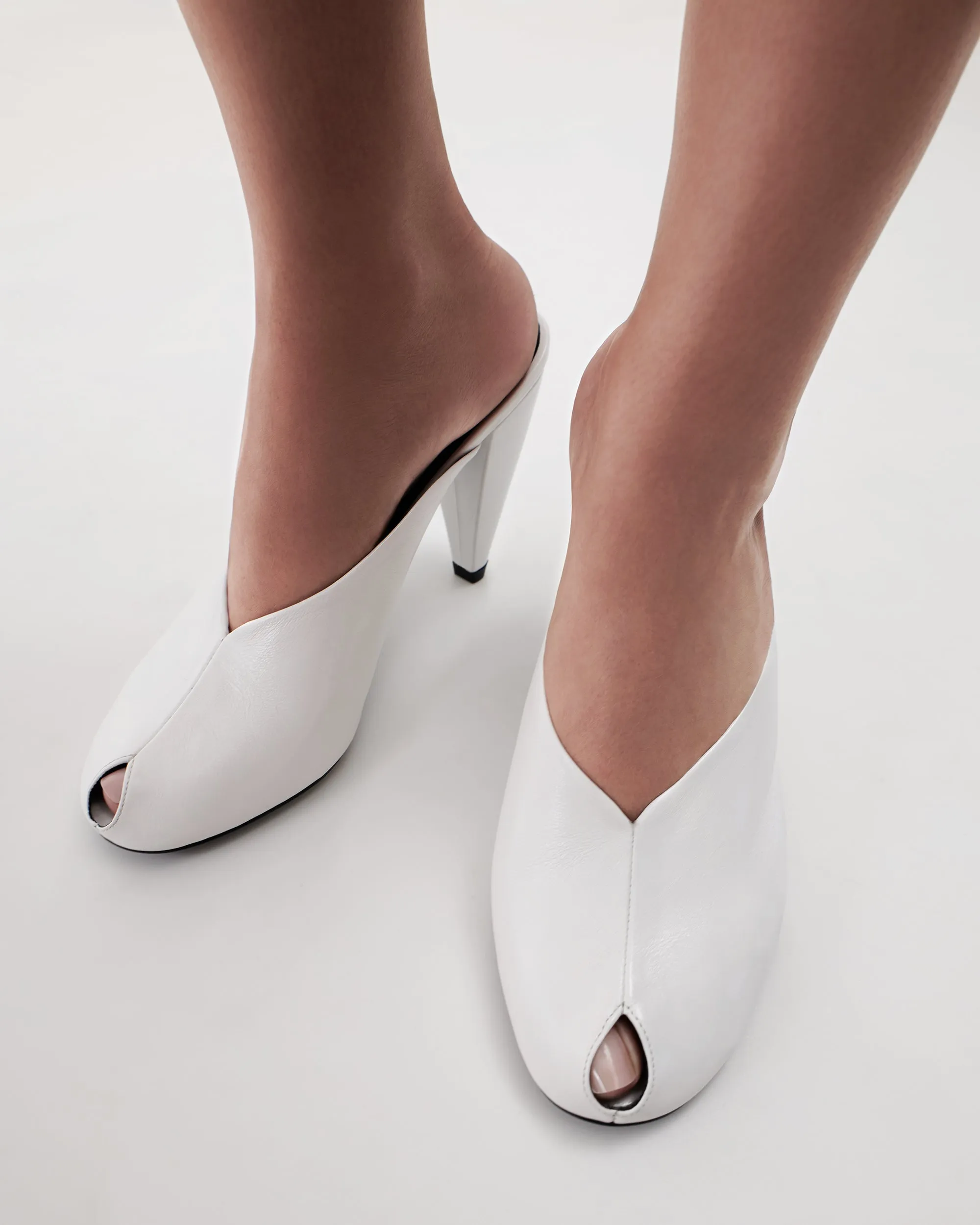 Paw Mule in White Leather
