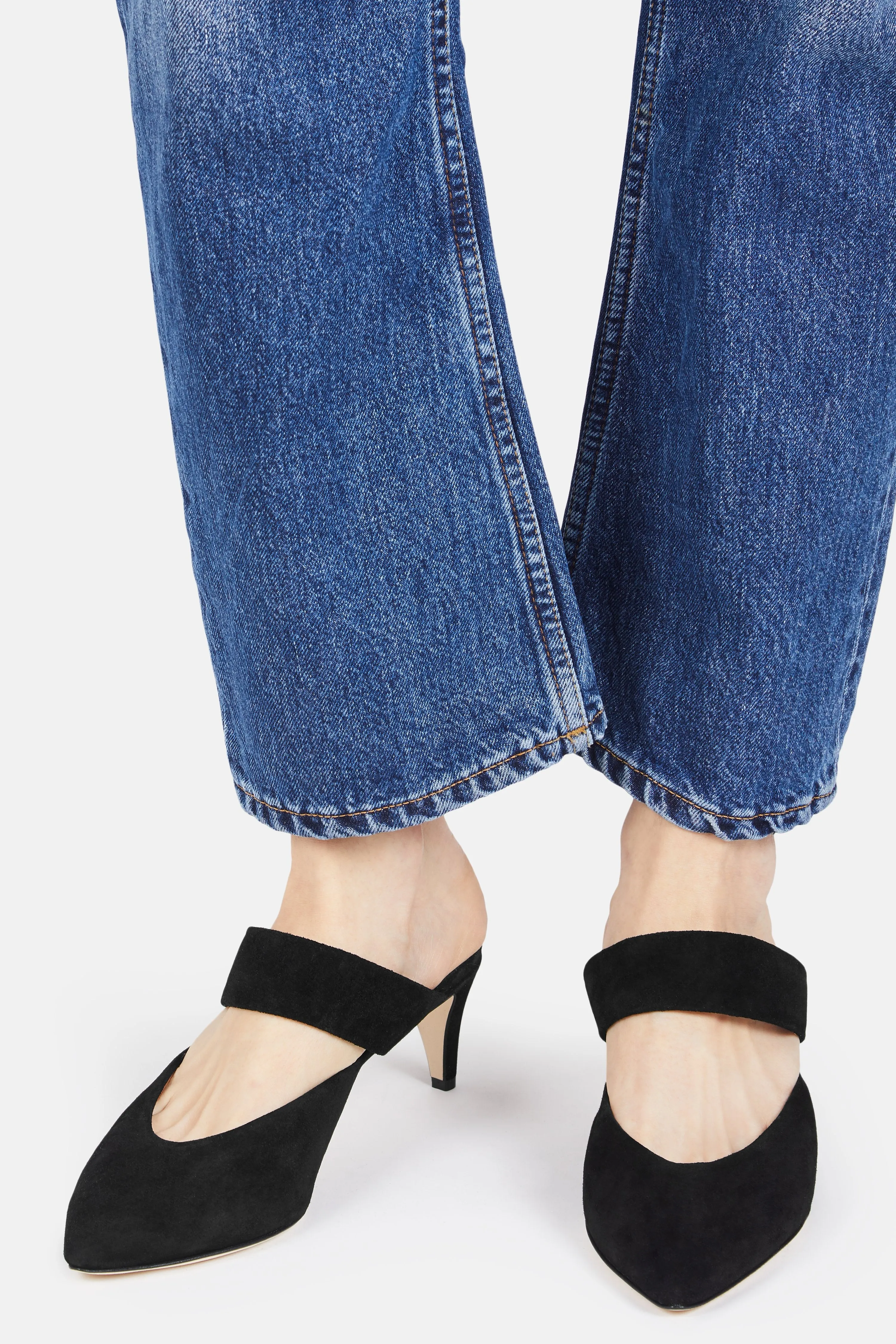 Vaie Heeled Mule - Black